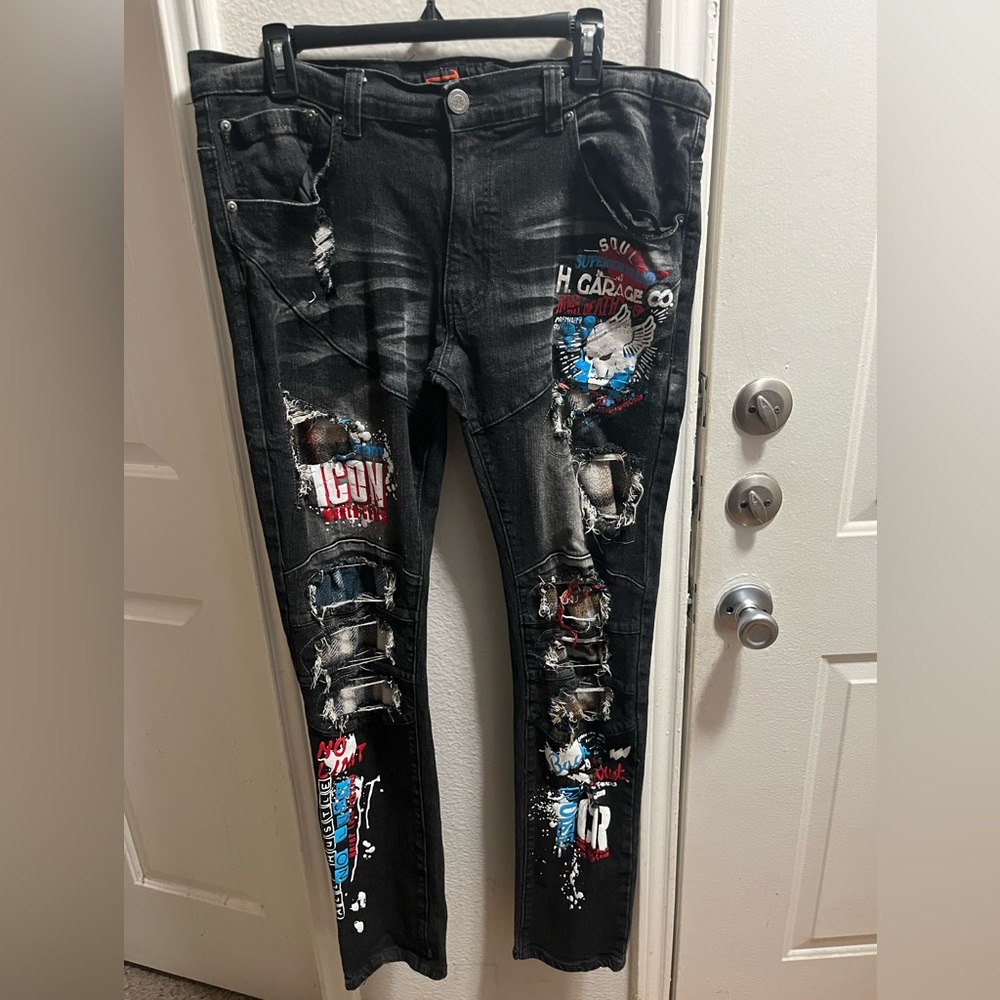 Men’s Black Distressed Graphic Jeans